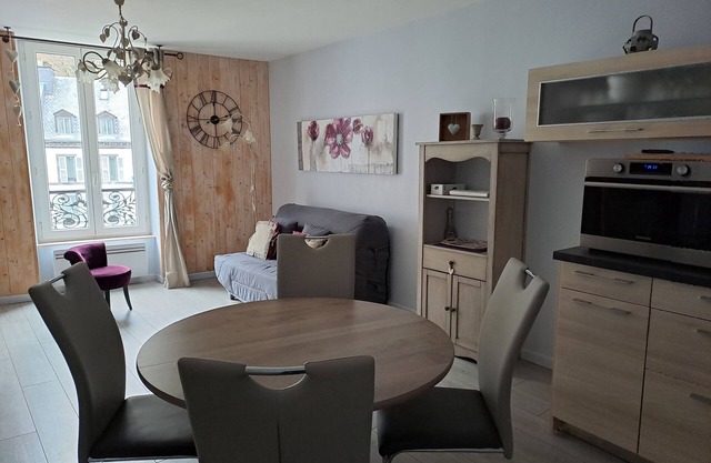 Warm, 3-star, 2-room apartment for 4 people, in the city center