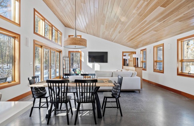 Warm and Contemporary Cape Porpoise Retreat