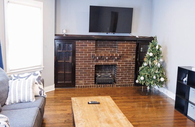 Warm Bungalow in Chicago