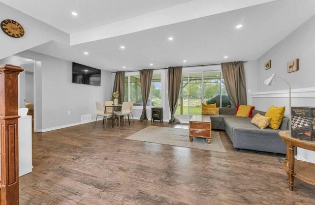 Warm Casa by the Bay✦Sunroom✦Balcony✦BBQ & Grill!