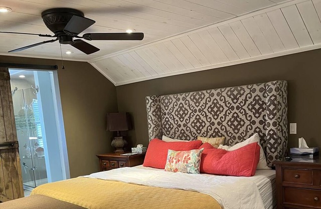 Warm & Cozy Home Away from Home