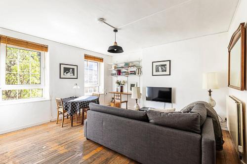 Warm & Inviting Flat by Liverpool Street