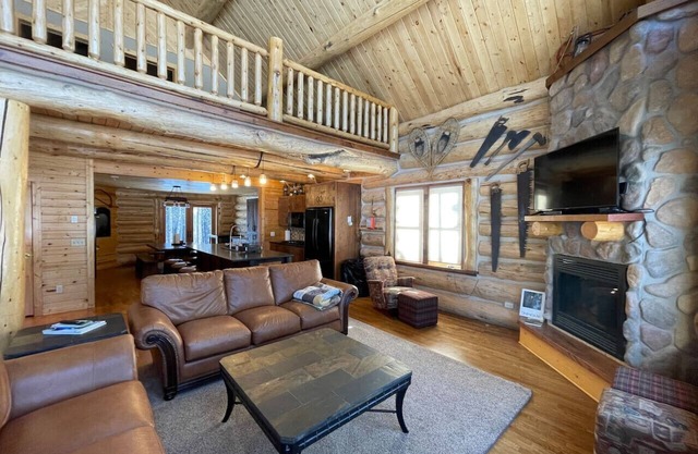 Warm Springs Lodge near Yellowstone, National Forest & UTV Trails