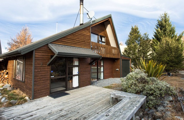 Warmest home in the village - stunning mountain views!
