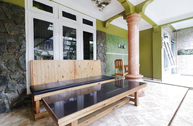 Waroeng Transit & Depary Homestay
