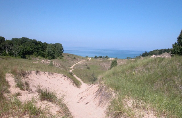 Warren Dunes-2000 Acre Park En El Lago Michigan, Hot Tub, WBFPL, Bodegas, 2BR / 2BA