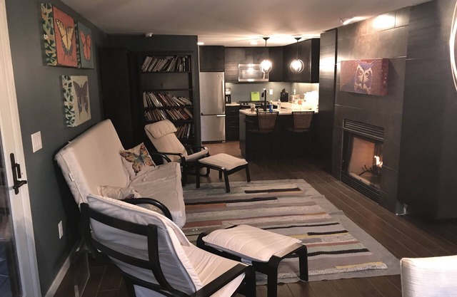 Warren Dunes on Lake Michigan-Hot Tub-Woodburning Fireplace-Two Bedroom/TwoBath