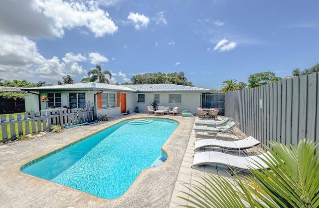 Warren Ridge Retreat Heated Pool