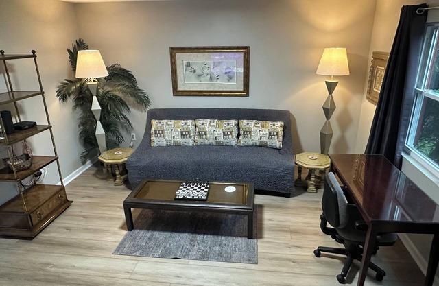 King suite: 2 Bedroom, 1.5 Bath, Deck, Well appointed kitchen, 2 Smart TVs, Desk