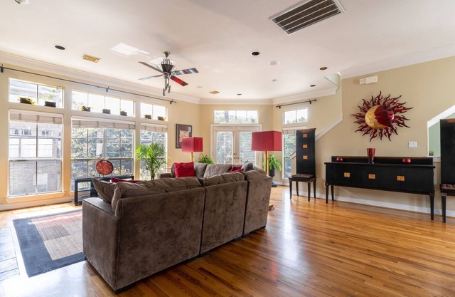 Washington Corridor & Park Living 2 Bedroom Home by RedAwning