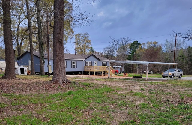 Water access-Beautiful 1900 square foot home 4Br 2 Bath home close/Boat Launch