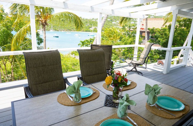 Water access to Great Cruz Bay with pool! No power outages!