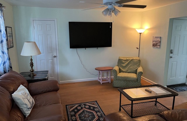 Water Front 2 Bedroom Upstairs Apt. - Pet Friendly, WiF, Parking, Smart TV