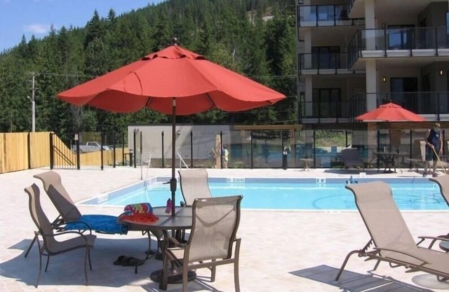 Frente al Agua 3 Dormitorio Condo en Mara Lago con Slip Barco