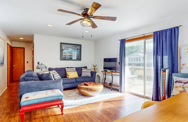 Water front home on canal with large patio, space for boat, & gas grill