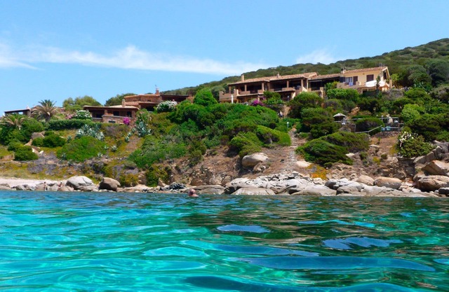 Cerdeña Villasimius Seafront Villa en la exclusiva bahía de Cala Caterina