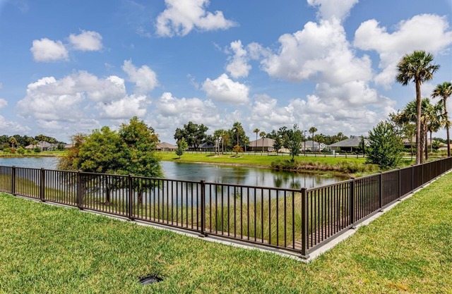 Water View 2 Bedroom Villa centrally located in The Village of Marsh Bend