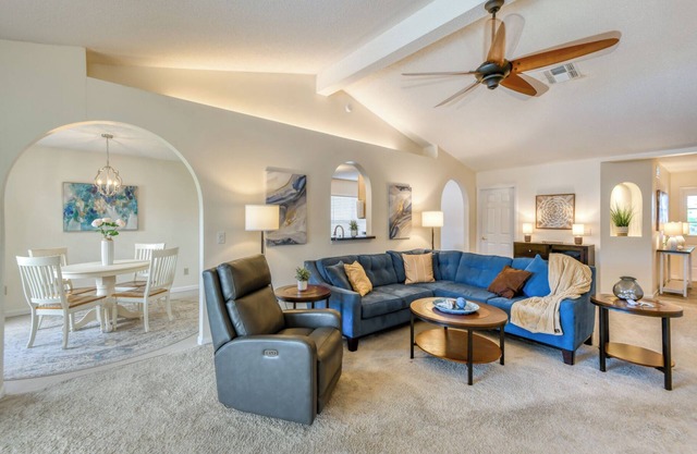Water View Retreat | spacious 3br w/ lanai