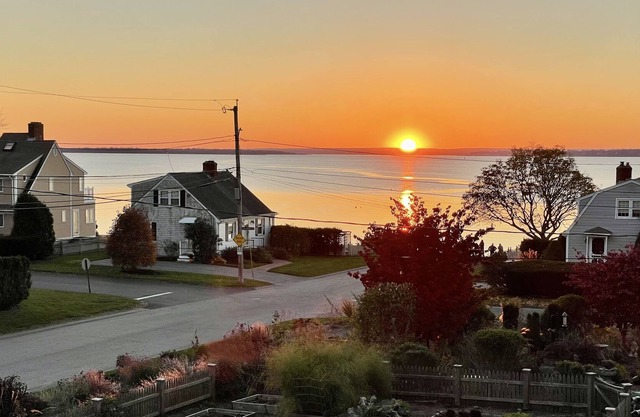 Water Views. Easy Walk to Town Beach & Colt State Park. Next to Scenic Bike Path