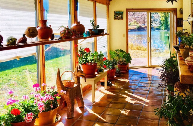 August Days @ Waterfront Home