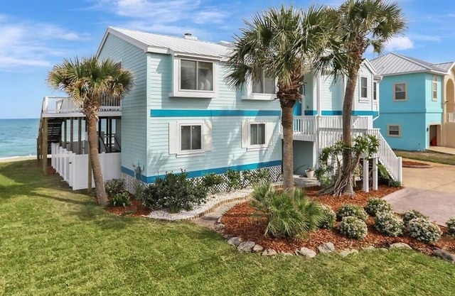 WaterColors | Wren Beach Rentals by Portoro