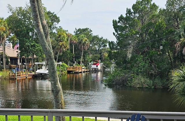 Waterfont, pool, private boat slip on site, sleeps 8. Plenty of space