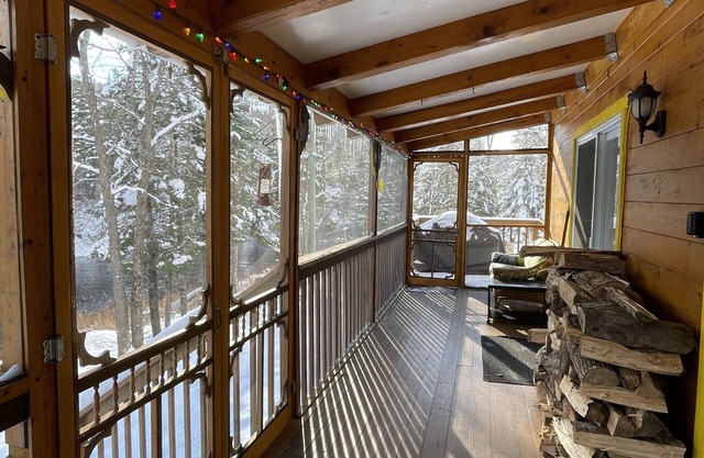 Waterfront - Wood stove -Fully Equipped