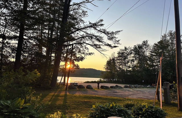 Waterfront-2/1- Cozy Cottage -Adventure & Romance, Hiking, Kayaking-lots of fun