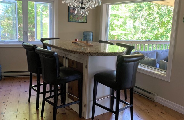 Waterfront 2-bedroom house with high speed internet 20 minutes from Mahone Bay.