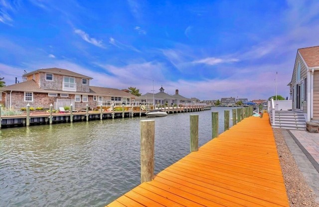 Waterfront 3 BR House w/ Pool and Dock! - Mantoloking
