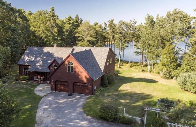 Waterfront 4-bed 3-bath home 7 acres Phippsburg Maine sleeps 11