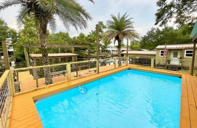 Waterfront 4 bedroom. Discount available for extended or monthly rentals!