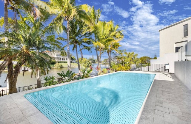 WaterFront 5B4B Dream House w/French & Bali style