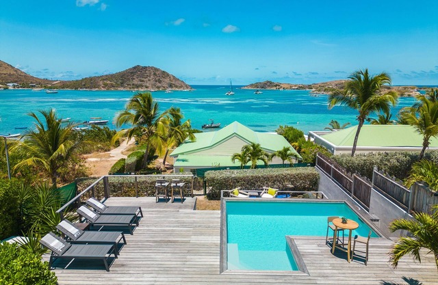 Waterfront and water access, 5 Bedrooms, 10 pax. Kayaks, AC & optic fiber wifi