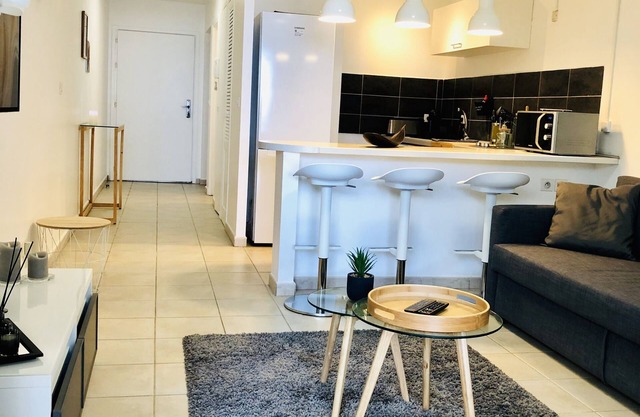 APARTAMENTO FRENTE AL AGUA