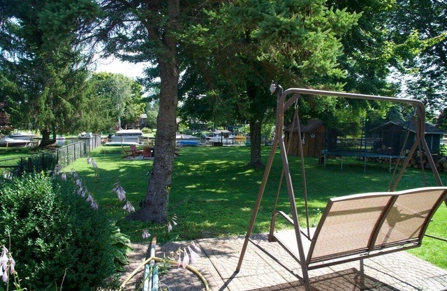 Waterfront B&B: Nature and Fun