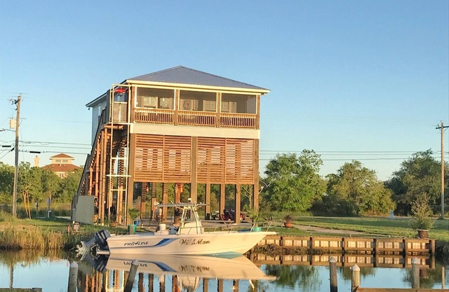Waterfront Bay St. Louis House River House con muelle