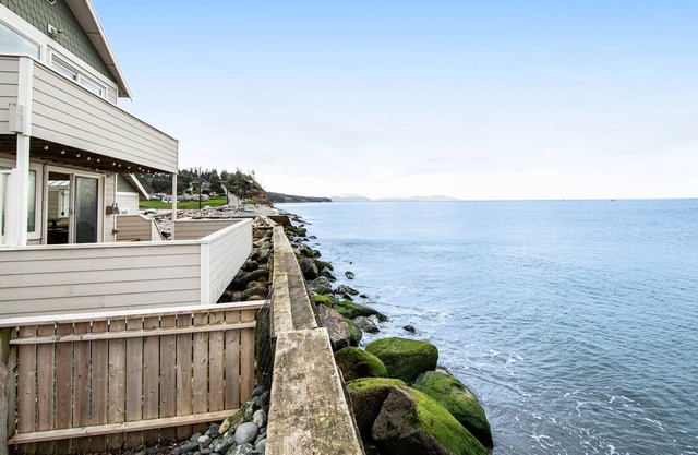 Waterfront Beauty with Breathtaking Views, Free WiFi, & Wood-Burning Fireplace