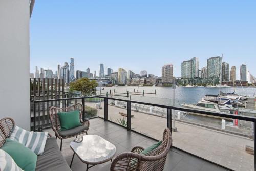 Waterfront Bliss in Promenade w/Cozy 5BR/4BA