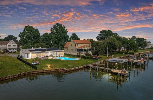 Waterfront Bliss: Ultimate Tilghman Retreat by RedAwning