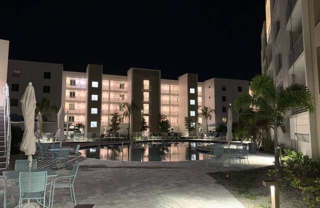 Waterfront Brand new condo downtown Sarasota, Florida