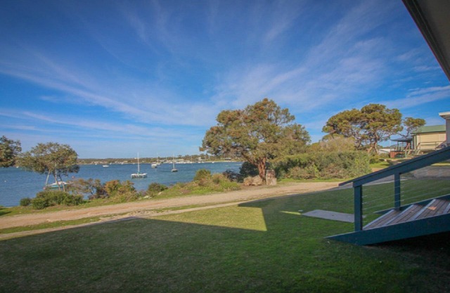 Frente al agua por nombre, frente al agua por ubicación: esta es una gran casa de vacaciones en Coffin Bay