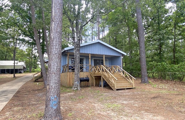 Waterfront Cabin in Pirates Cove