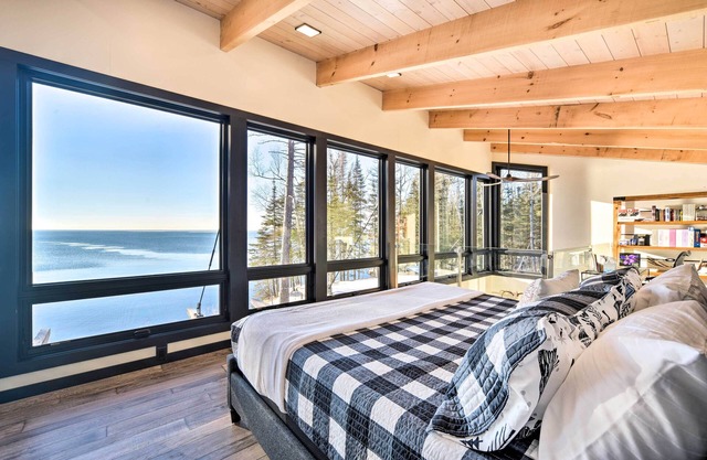 Waterfront Cabin on Lake Superior w/ Fire Pit