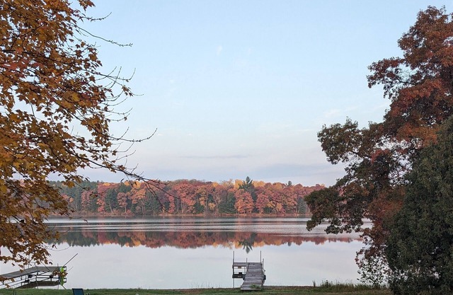 Waterfront Cabin in Siren on Clear Lake, Huge rec room!