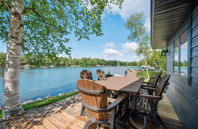 Waterfront Cabin w/Bunkhouse on Whitefish Chain!
