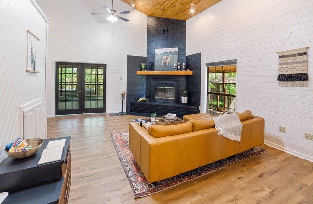 Waterfront cabin w/ private dock & 2 kayaks | Kid friendly w/ many amenities