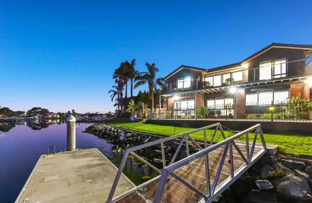 Waterfront Canal beach view + Private Jetty
