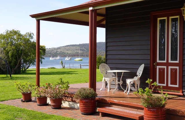 Waterfront Casilda Guesthouse