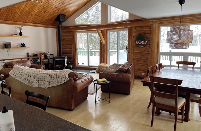 Waterfront Chalet Oasis perfect for a quiet summer or winter getaway